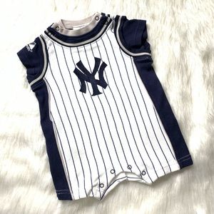 Majestic New York Yankees Onesie Size 3/6 Months
